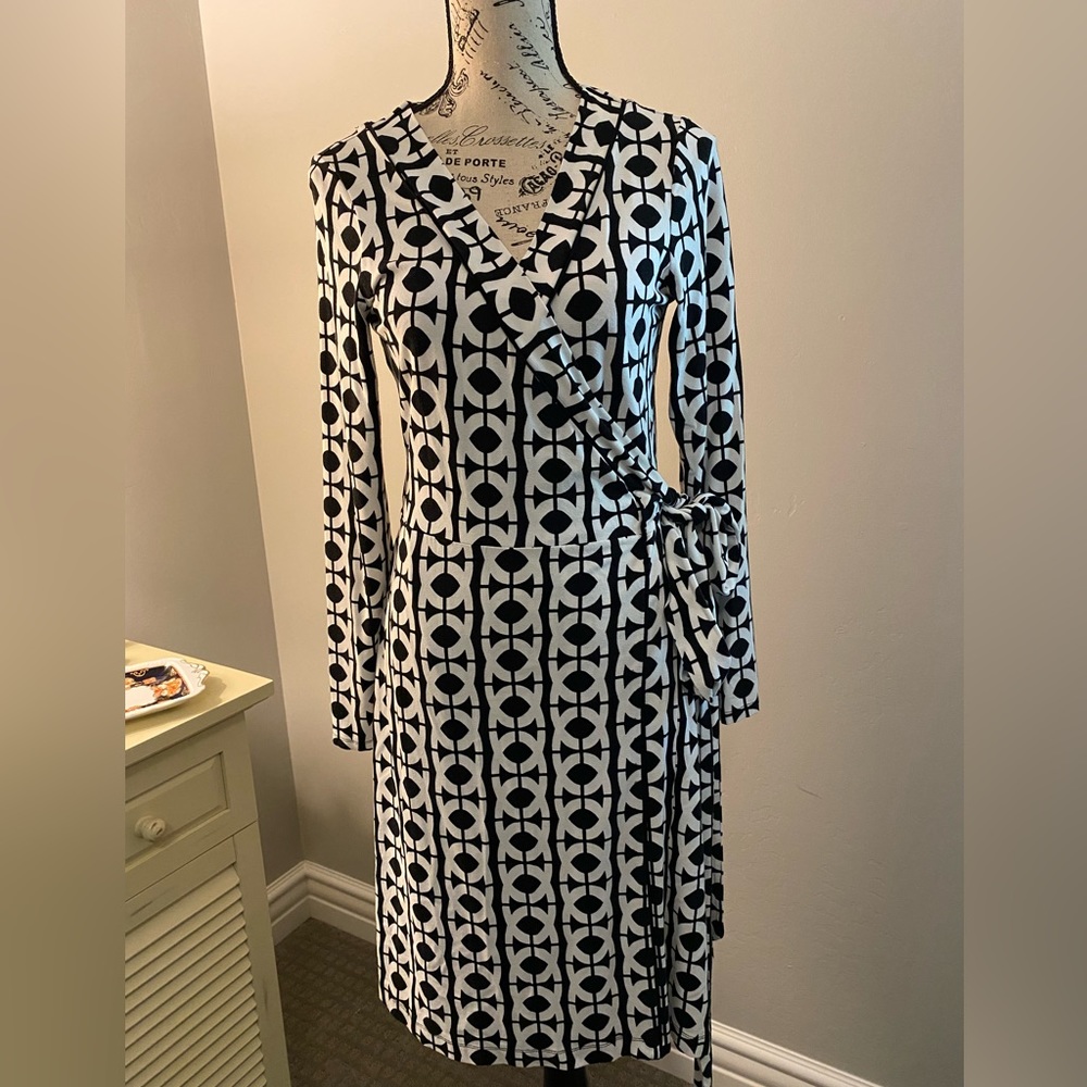 Geometric Wrap Dress -M